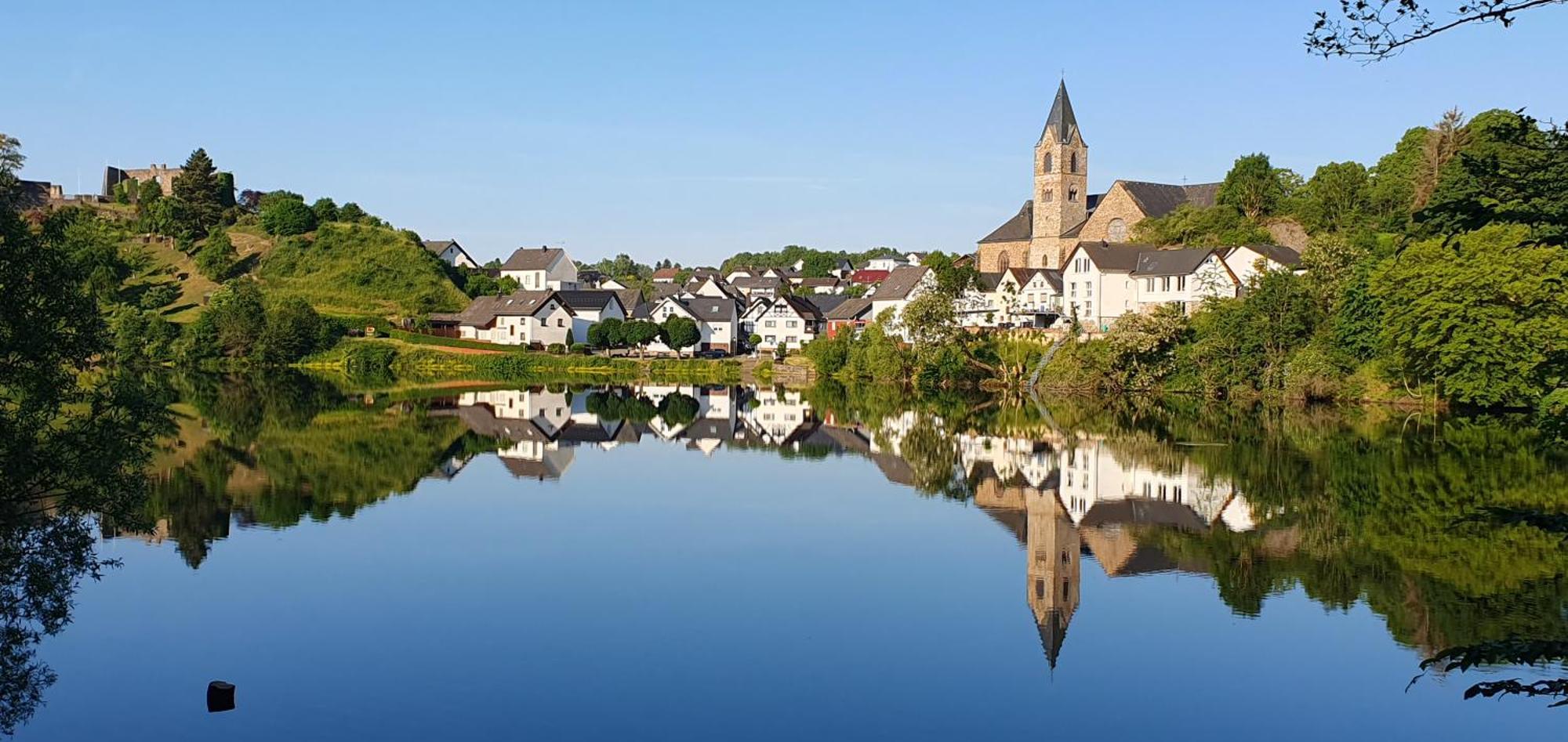 Ferienwohnung Maarburg Ulmen Kamer foto